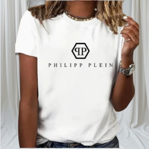 New Women’s Graphic Print T-Shirt Size L – Polyester Spandex Blend Size: L - Picture 1 of 6